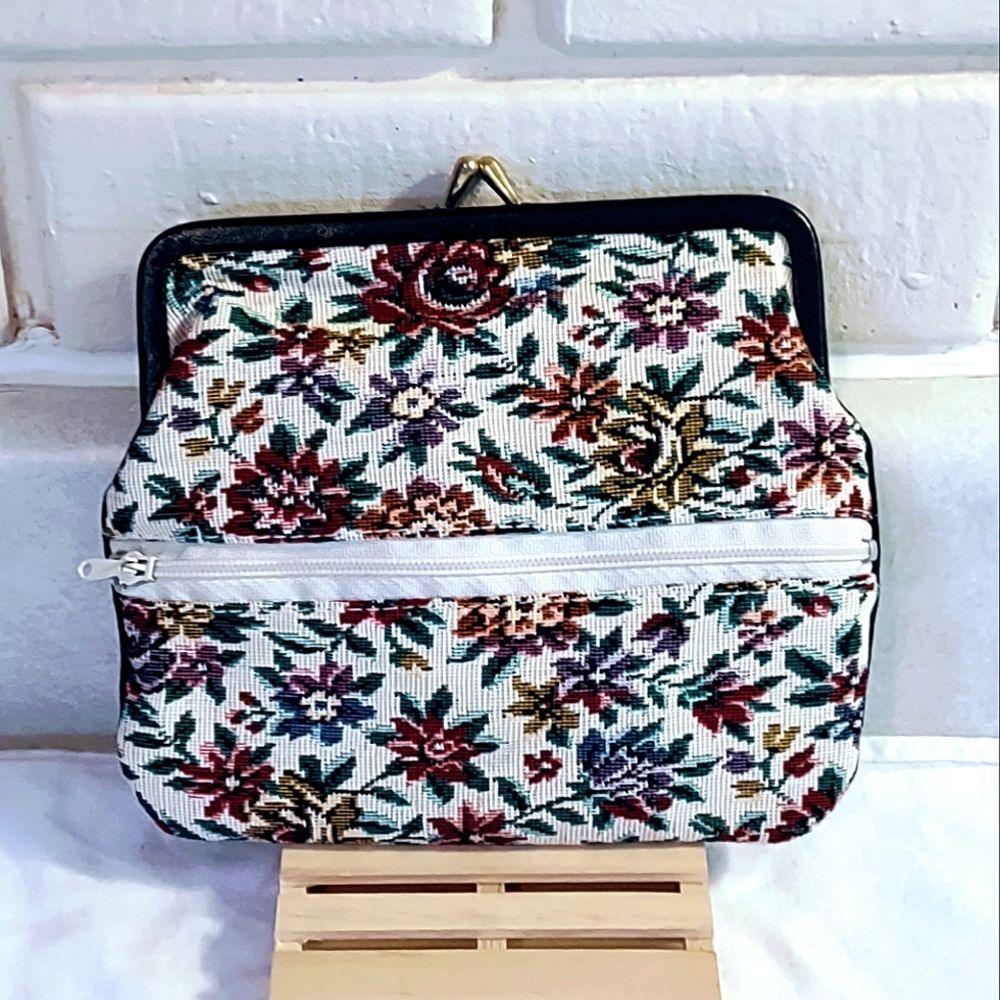 SNAP CLOSURE VINTAGE FLORAL PRINT UPHOLSTERY MONEY PURSE